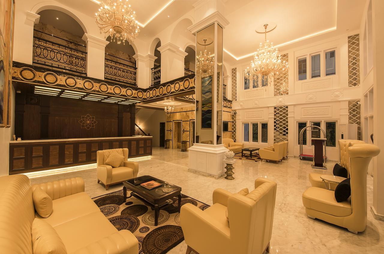 White Lotus Hotel Udupi Eksteriør billede