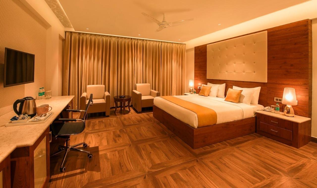 White Lotus Hotel Udupi Eksteriør billede